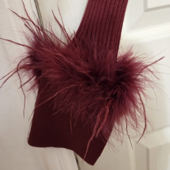 Elegant Burgundy Knit Dress with Feather Cuffs - Picture 3 of 5